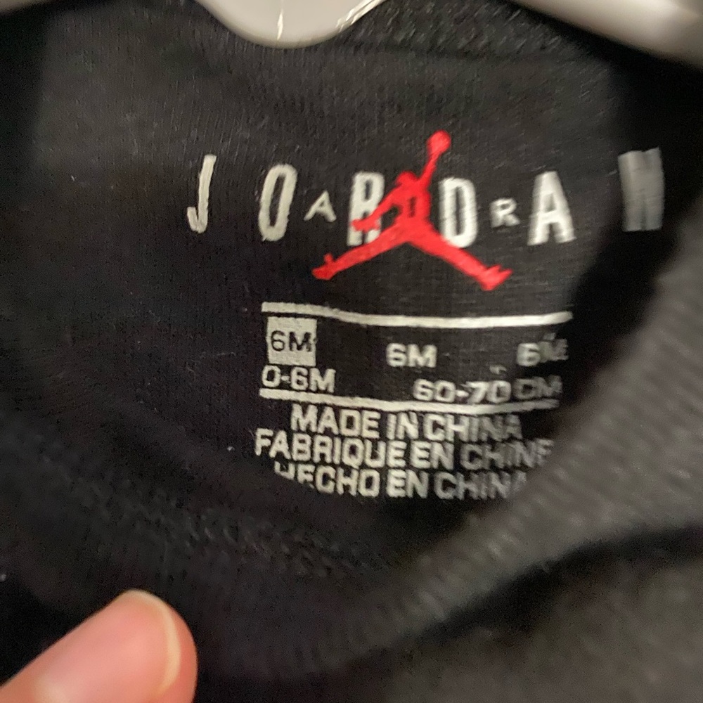 Baby Jordan onesie - Picture 3 of 3